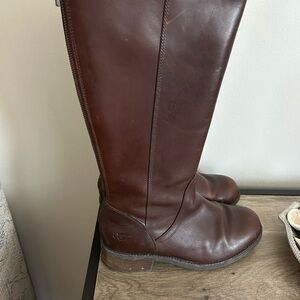 Seldon Leather Ugg Boots